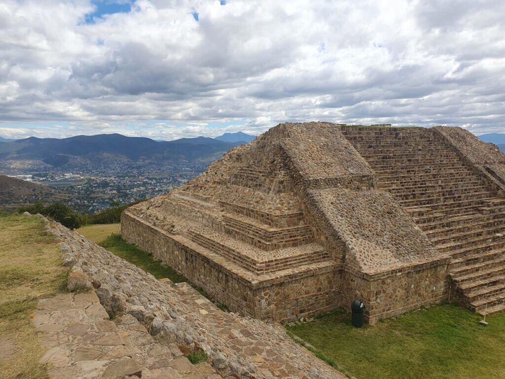 Een jaar Latijns Amerika — Monte alban