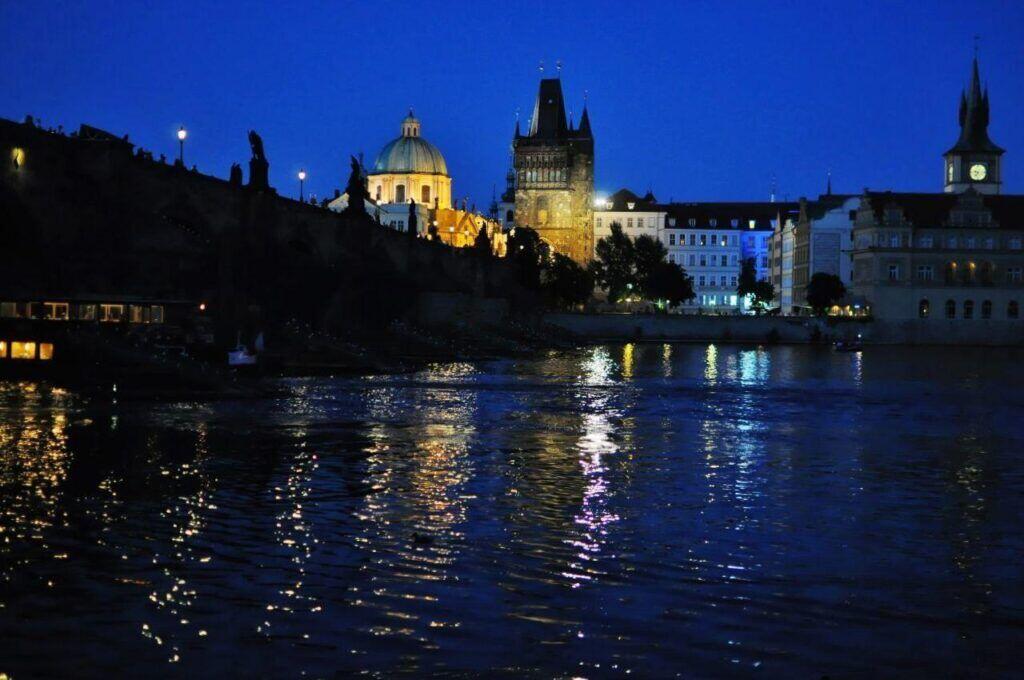 Karls bridge by night