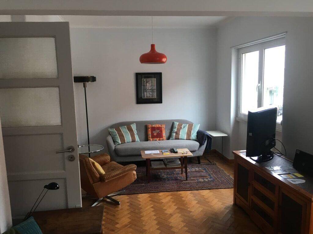 Onze nieuwe woonkamer. Het appartement is zo smaakvol ingericht!