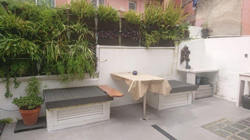 Halverwege: stip aan de horizon — Terras appartement Lisboa
