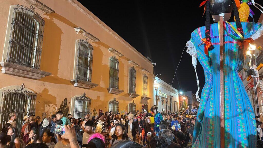 Een jaar Latijns Amerika — Dia de los muertos Oaxaca Parade